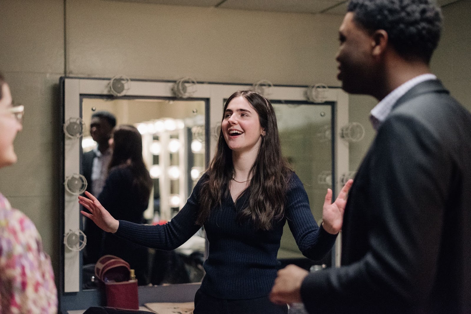 Meanwhile, backstage the finalists are hyping each other up!