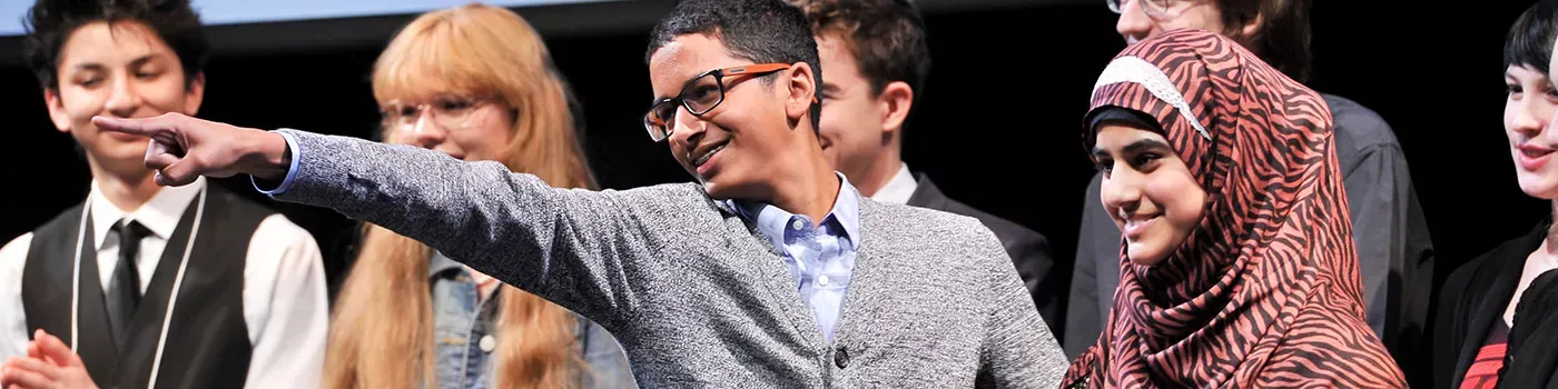 About Poetry In Voice/Les voix de la poésie