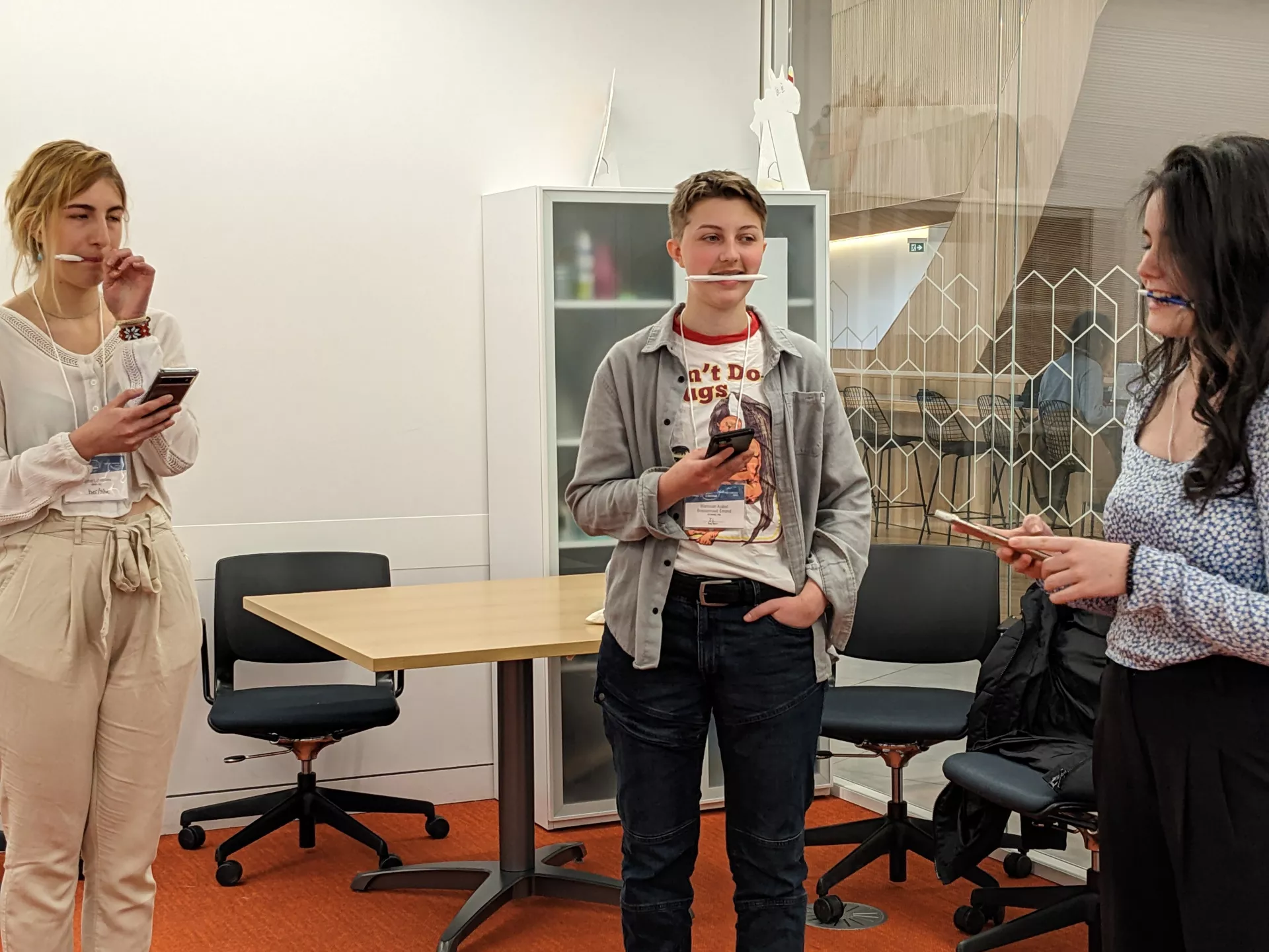 Pronunciation training during Ariane Tapp's recitation workshop.