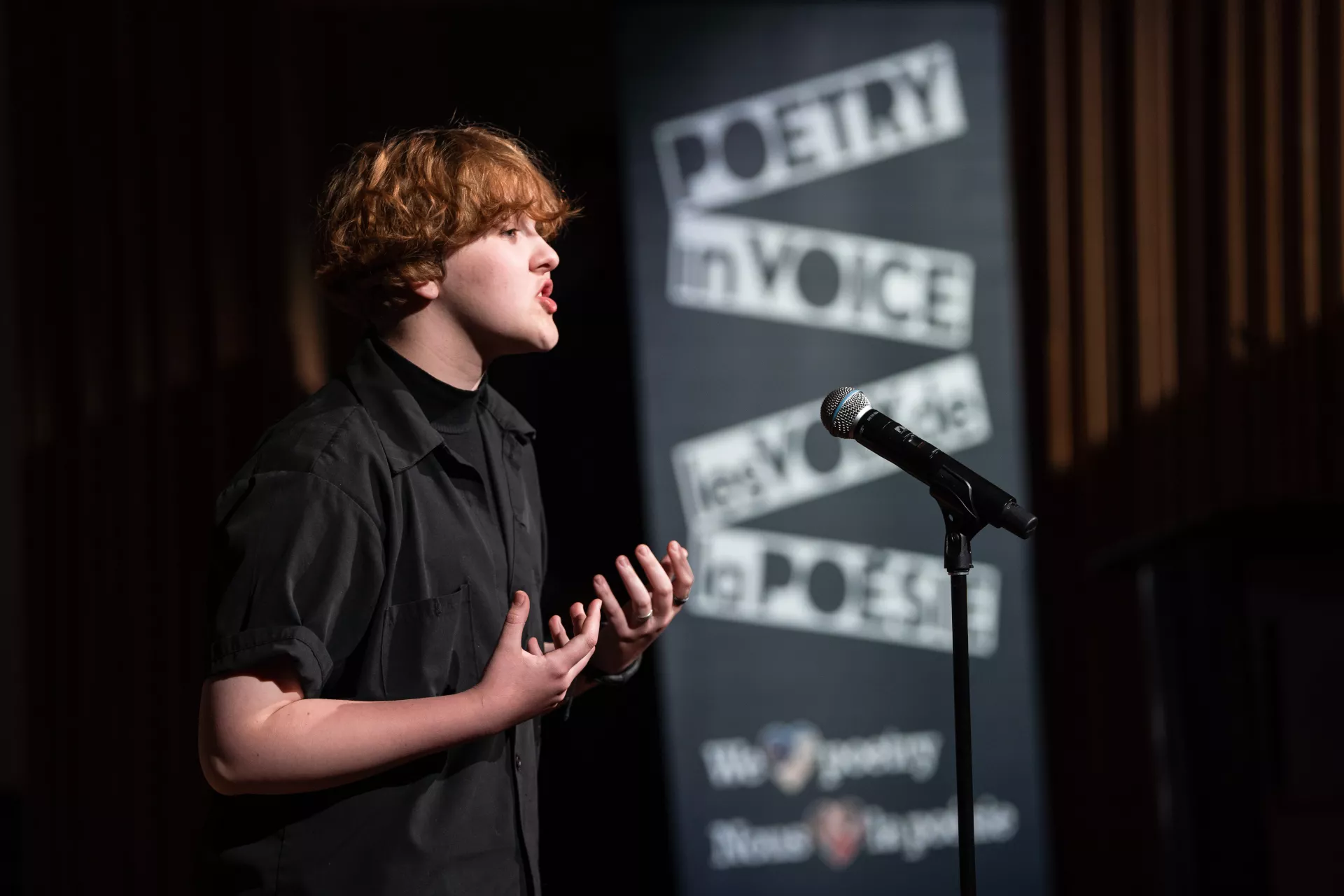 Arsène Guillemot recites « Maintenant nous sommes assis » by Marie Uguay.